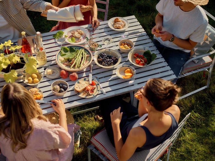 Let’s Go Outside: Take your Tableware on a Trip